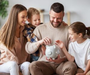 Parent teaching kids how to invest